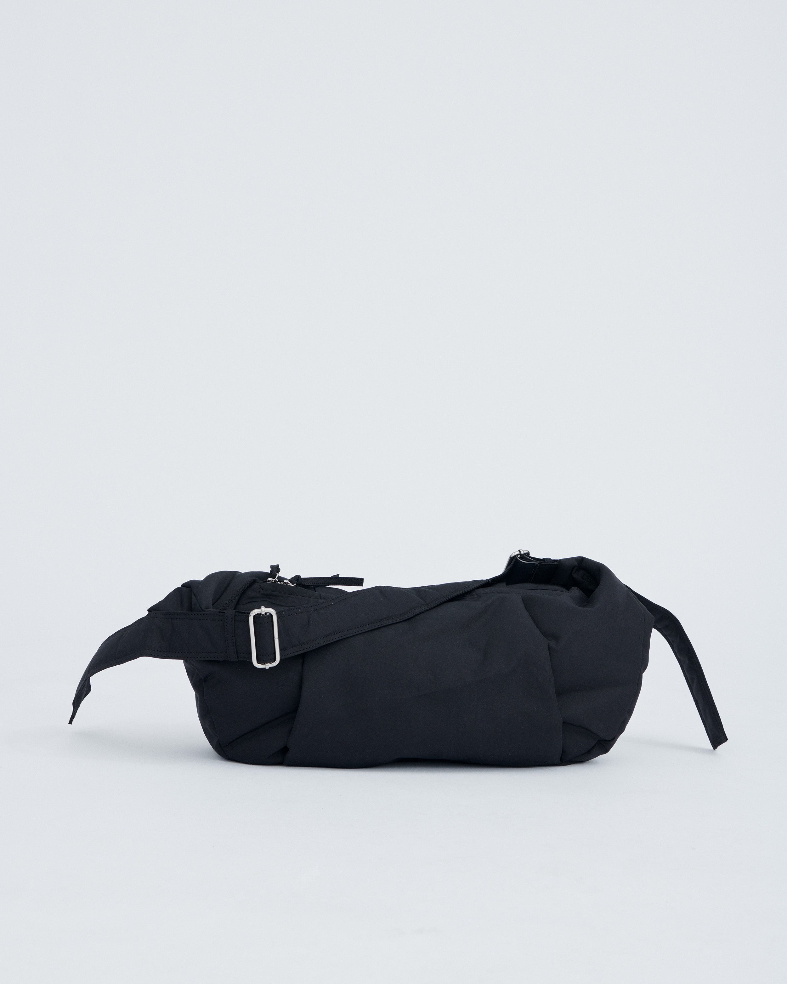 HGBB STUDIO Leaf Bag ショルダーバッグ　black Leaf Bag Black – HGBB STUDIO